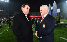 Steve Hansen and Warren Gatland chat after the Lions series.