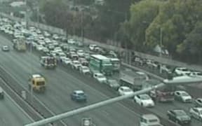 SH1 Greenlane Interchange - Auckland traffic on 22 October 2024.