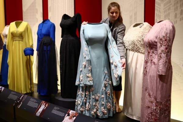 Sartorial diplomacy' on show in expo of late UK queen's fashion