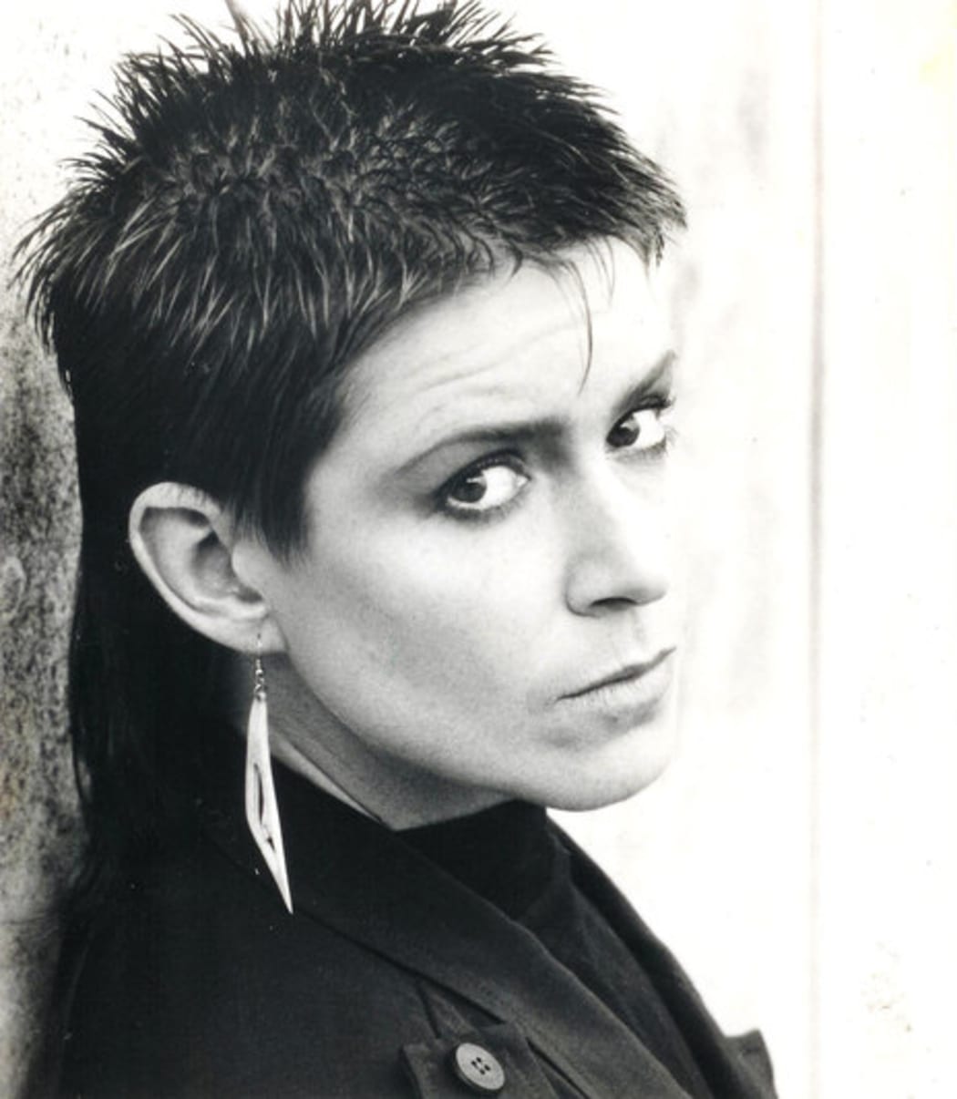 Shona Laing, 1987