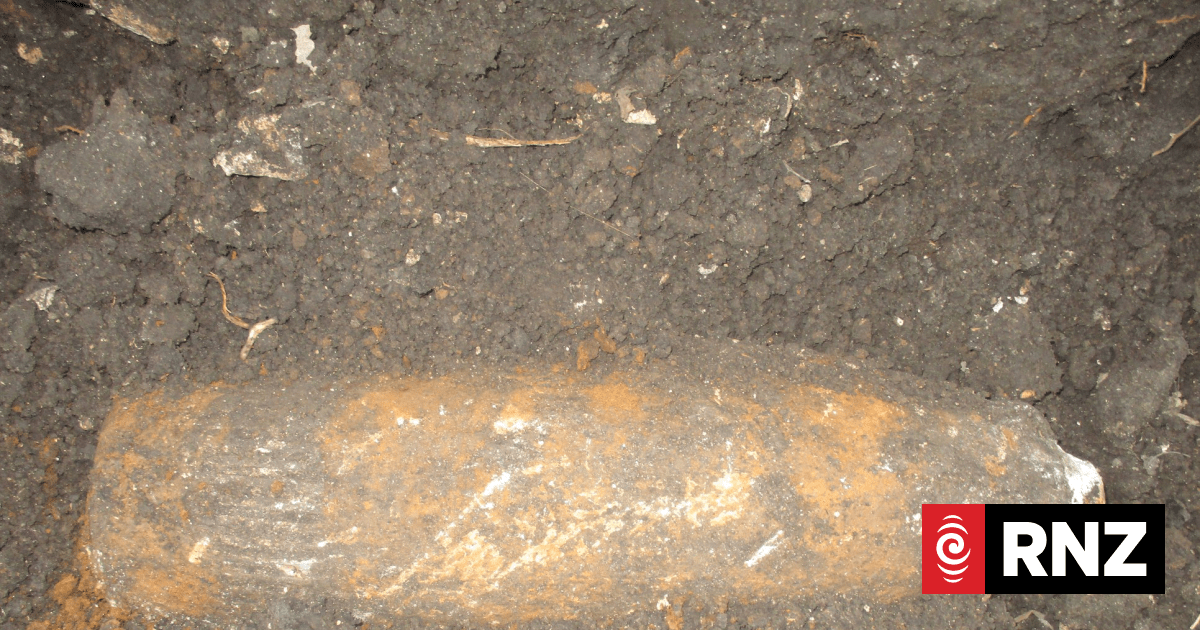 Solomons police remove unexploded bomb in capital | RNZ News