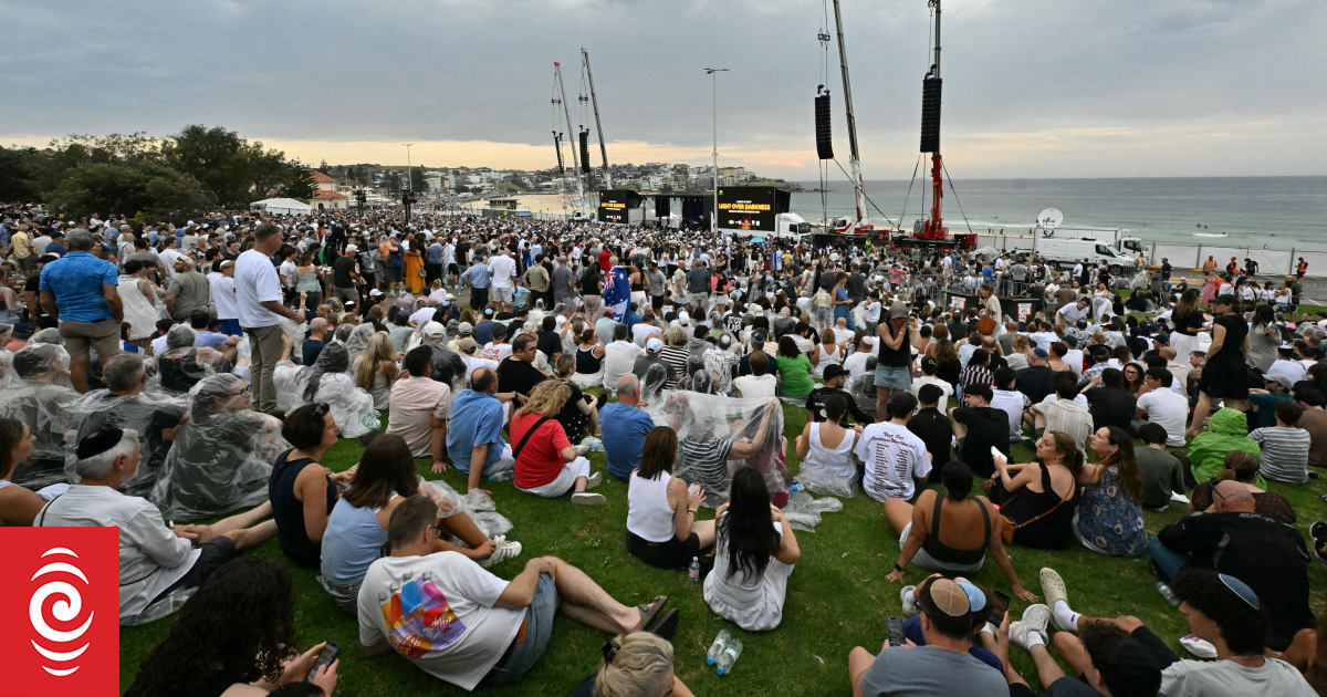 'Let's make peace together' - Australia falls silent for Bondi Beach shooting victims