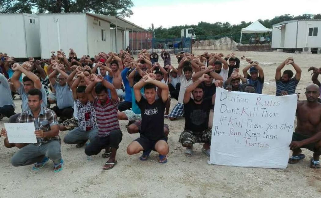 117th daily protest on Manus Island, West Lorengau, 27-11-17