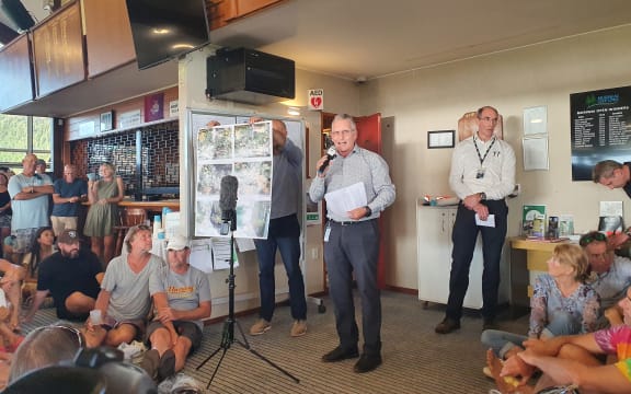 Hundreds of residents of the cyclone-hit Auckland suburb of Muriwai packed into the local golf club to meet with council staff.