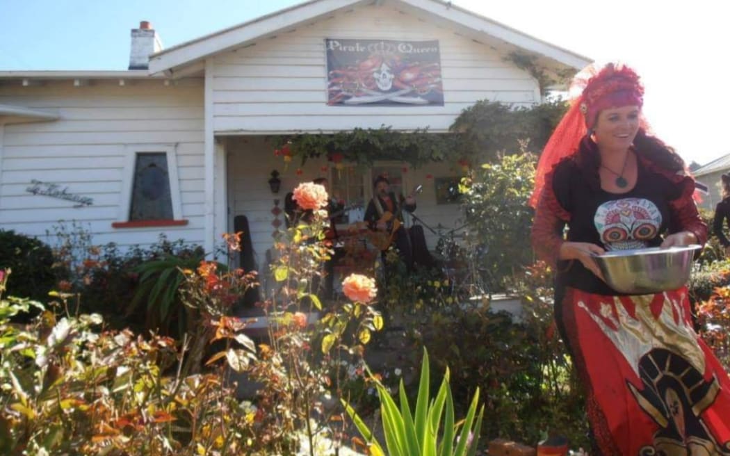 Regional wrap: Waitati pirate queen turned councillor Mandy Mayhem | RNZ