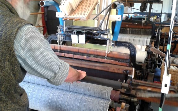 Rod weaving on a Mark 1 Hatterley Domestic loom