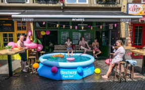 With 40.4 °C degree Celsius temperatures according to the KNMI weather bureau agency, setting the new national record for The Netherlands and the Dutch city Eindhoven.