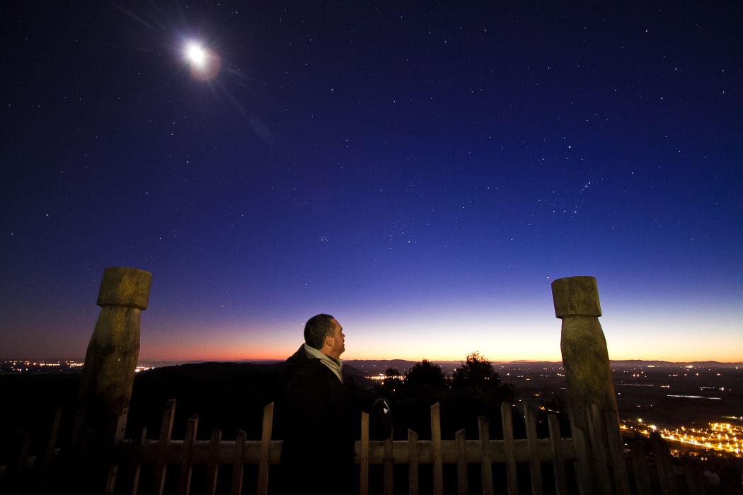 Professor Rangi Mātāmua star-gazing.