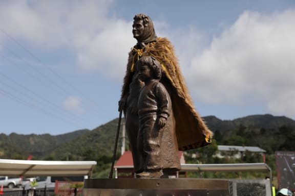 Dame Whina Cooper statue, Waipuna Marae, Panguru.