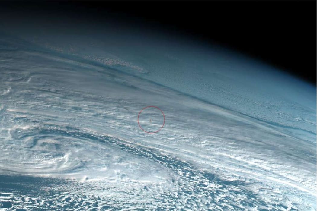 Meteorologist Simon Proud found the meteor's purported smoke trail on Japan's Himawari satellite. (Twitter: Simon Proud)