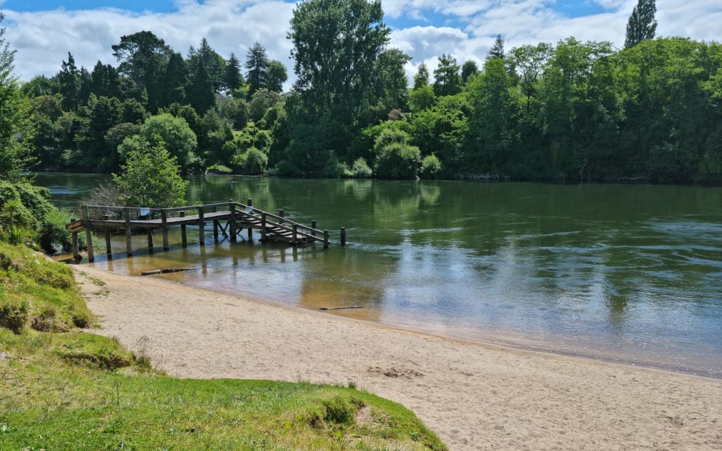 Wellington Street Beach in Hamilton