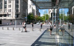 The intersection of Customs and Queen Street in Auckland CBD under alert level 3 step 2.