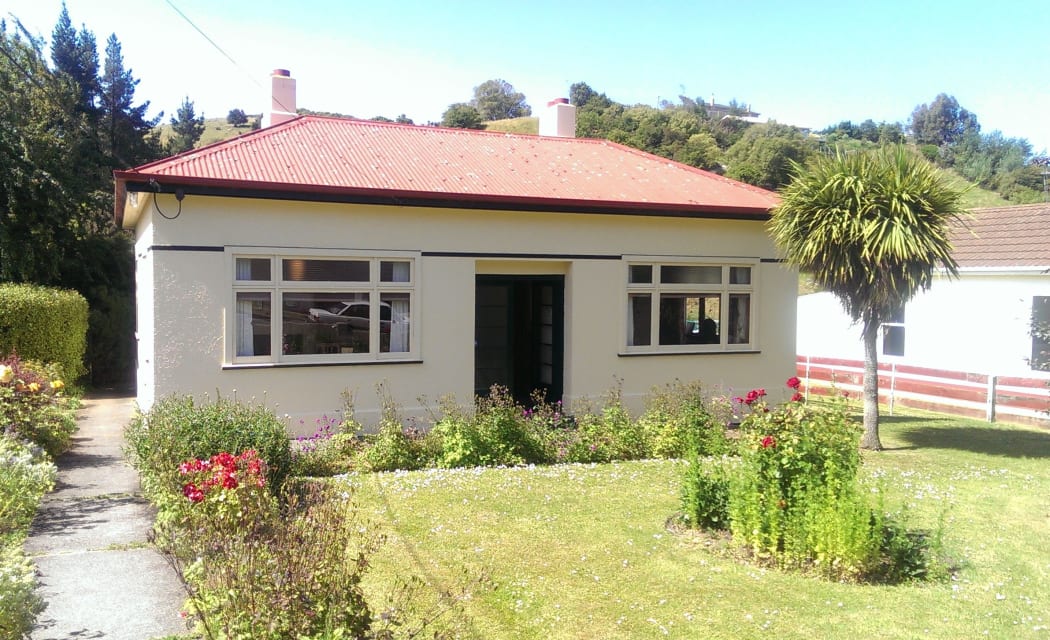 About 400 people each season have visited Janet Frame's family home in Oamaru since it was opened to the public in 2005.