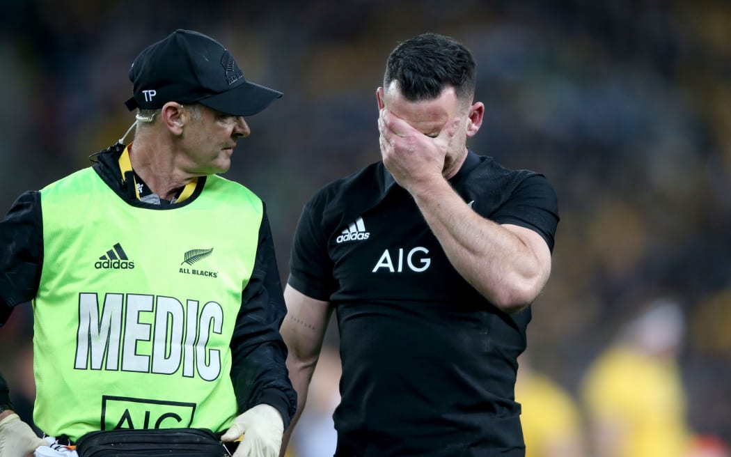 Ryan Crotty leaves the field after another head knock.