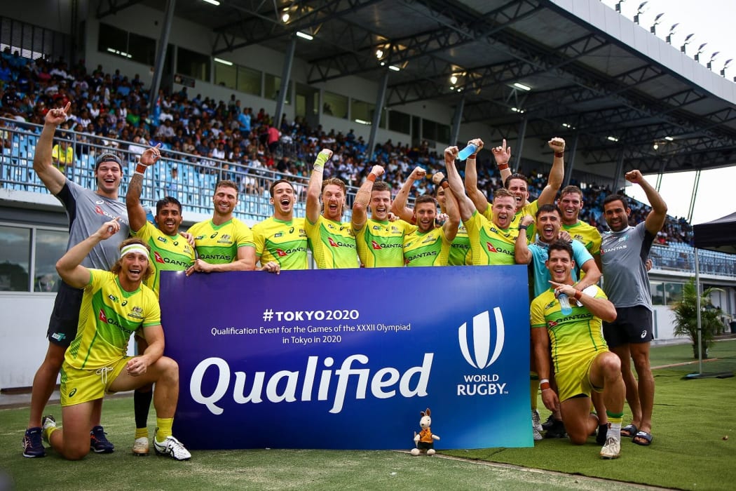 The Australian men's sevens team celebrate qualifying for the Tokyo 2020 Olympics.