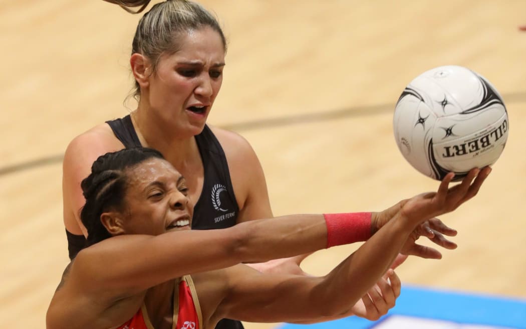 England captain Ama Agbeze and Te Paea Selby-Rickit battle for possession.