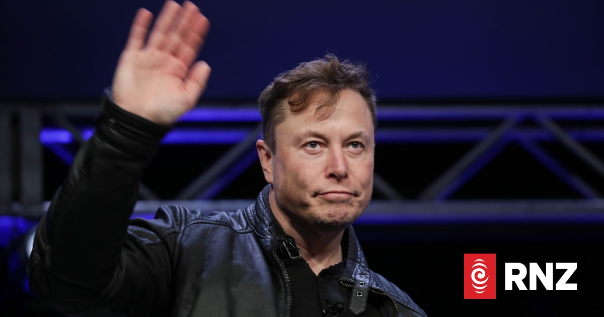 Elon Musk completes acquisition of Twitter, fires top executives | RNZ