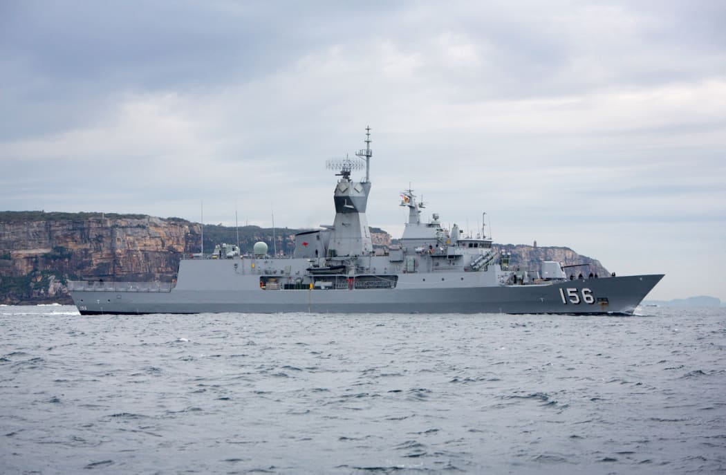 HMAS Toowoomba departs Sydney Harbour.