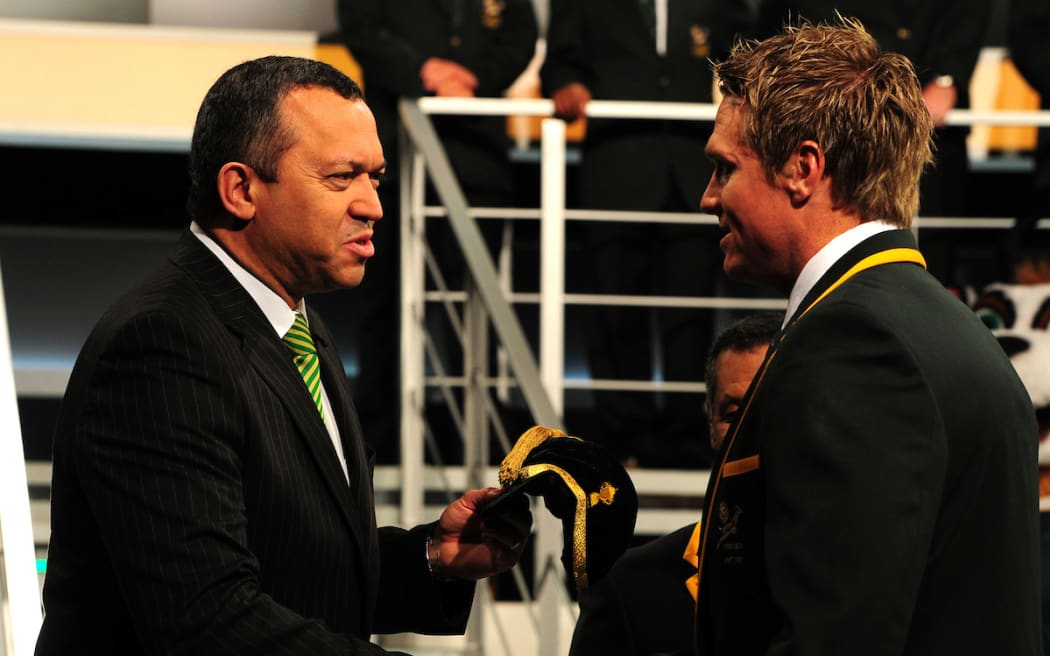 Oregan Hoskins and Springbok captain Jean de Villiers.