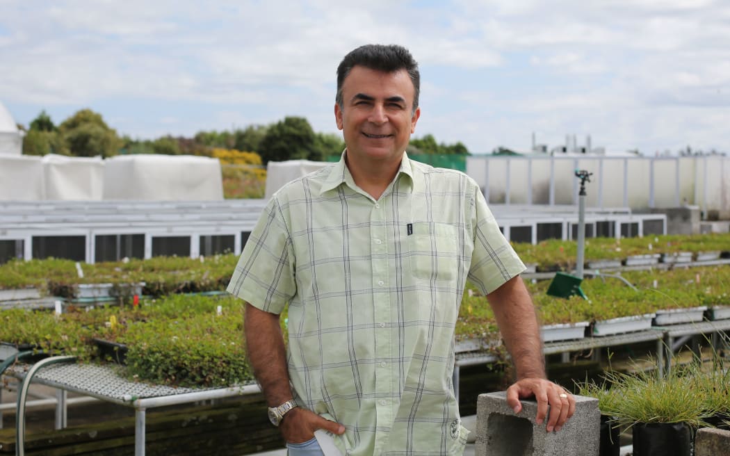 Dr Kioumars Ghamkhar