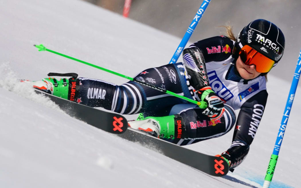 Alice Robinson NZ skier