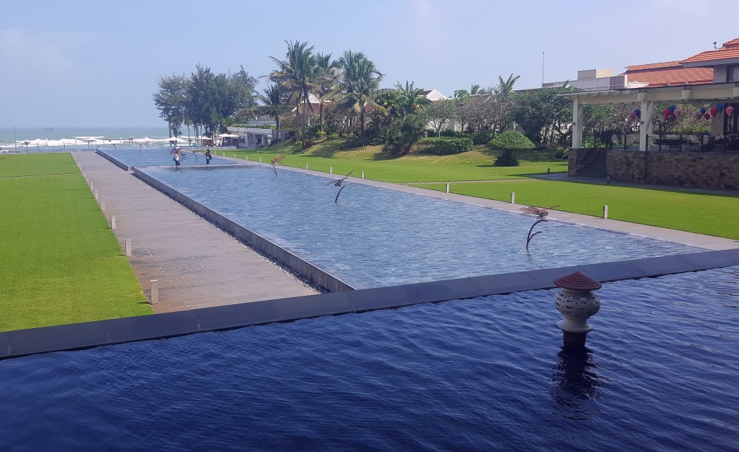 Infinity pool down to the coast