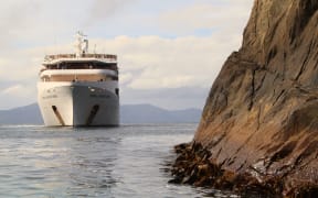 The Coral Adventurer ran aground on Saturday near Papua New Guinea's second-largest city, Lae. (Supplied: Coral Expeditions/Facebook)