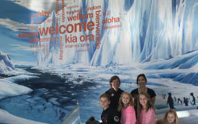 Nanogirl and Dr Fiona Shanhun with students from Seven Oaks School including; Flynn and Liliana Gunther, Briony Millar and Isla Neale
