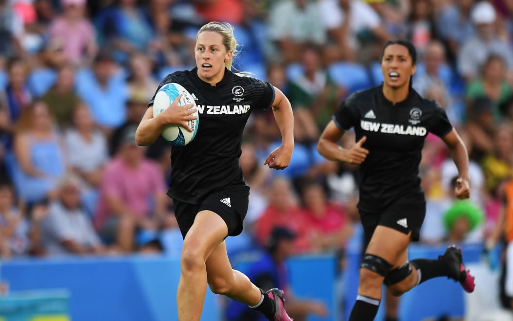 Kelly Brazier on the charge for the Black Ferns sevens.