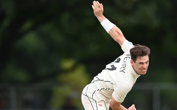 Matt Henry playing against South Africa 2022.