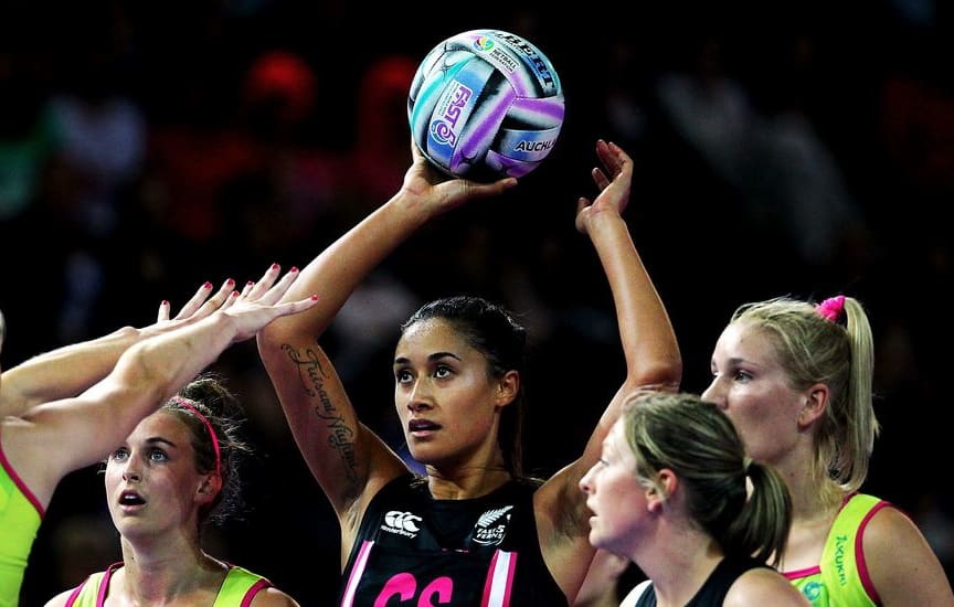 New Zealand's Maria Tutaia takes a shot in the Fast5 Netball World Series against Australia at Vector Arena, Auckland, Friday 8th November 2013. Photo: Anthony Au-Yeung / photosport.co.nz