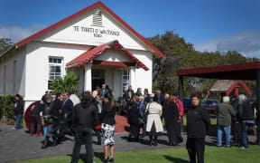 Crowds at Waitangi marae await the arrival of the Waitangi Tribunal.