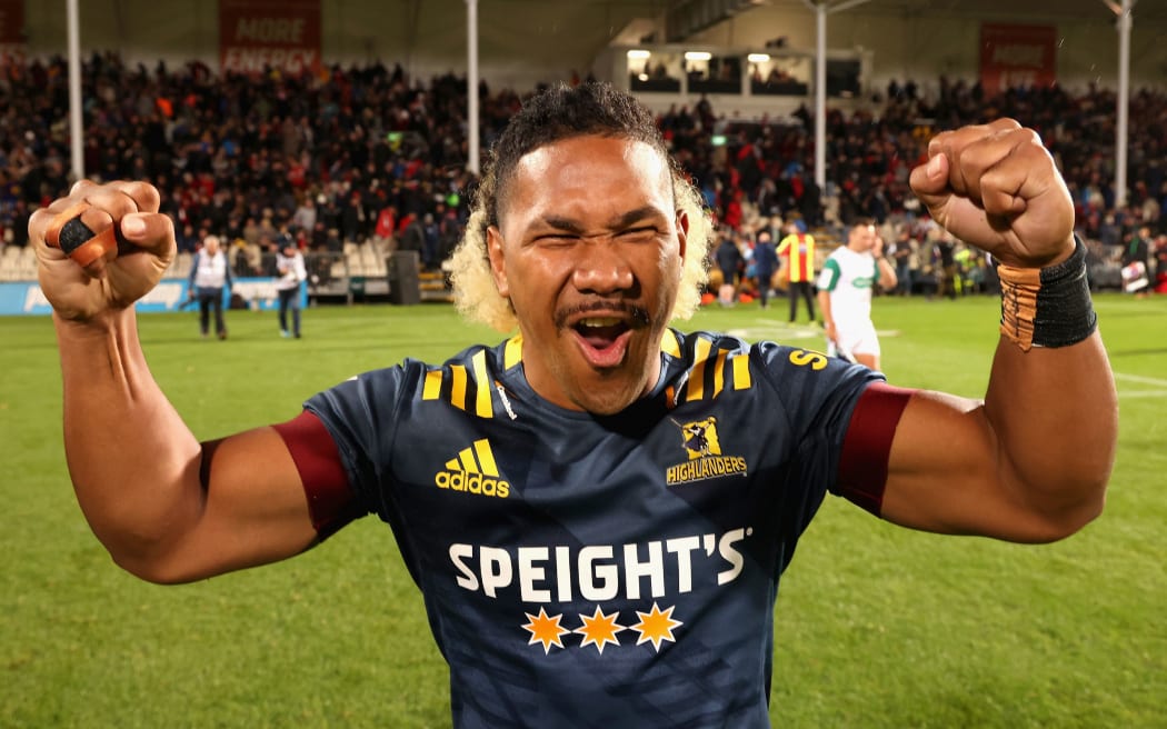 Folau Fakatava of the Highlanders.
