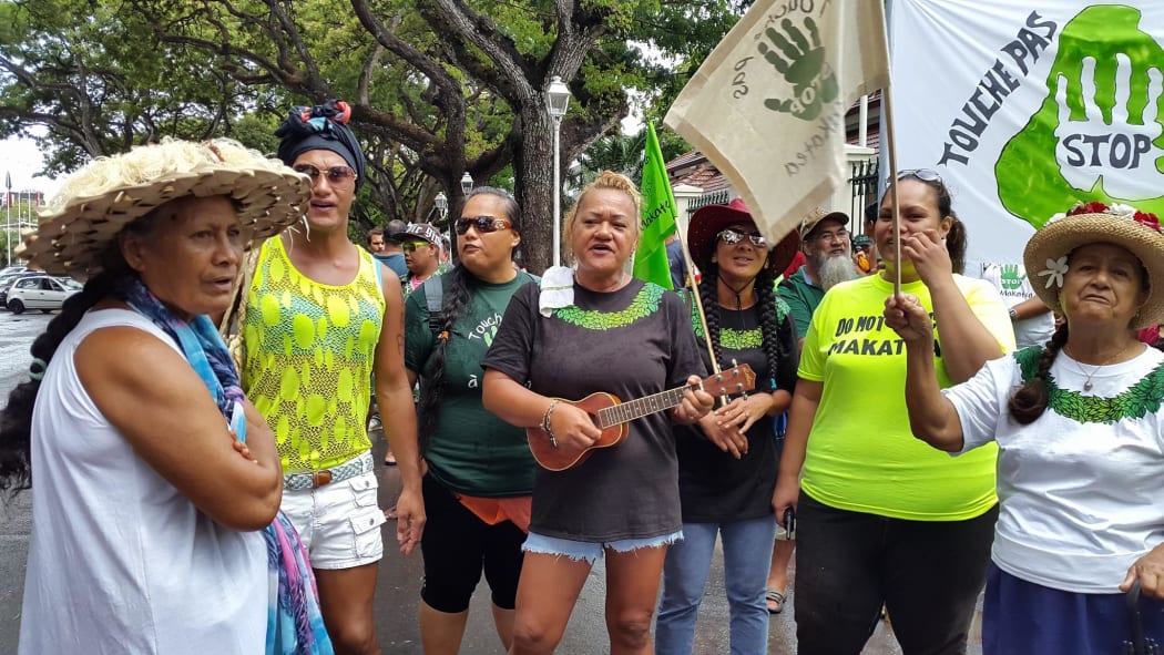 Papeete protest against resumption of phosphate mining on Makatea