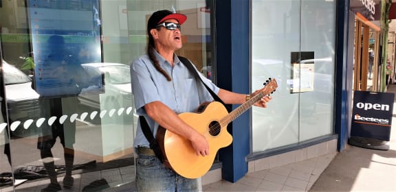 Nelson city busker Mario Paraha.