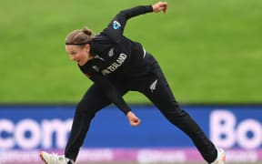 Lea Tahuhu bowling for New Zealand.