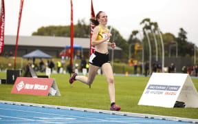 Maia Ramsden winning the U20 1500m title at the 2019 New Zealand Track & Field Championships.