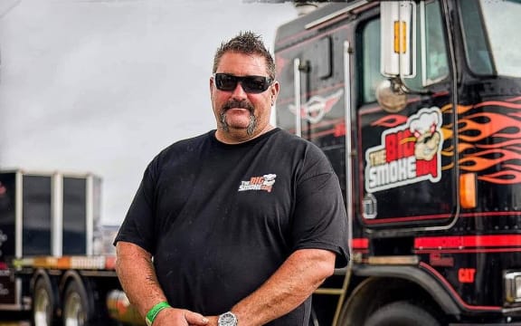 Mike Jeffries and his barbecue-towing Kenworth truck.