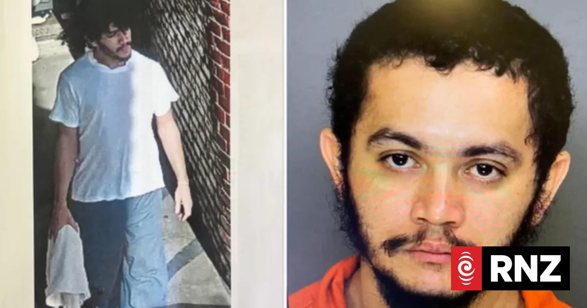 Pennsylvania fugitive caught on camera after six days on the run | RNZ