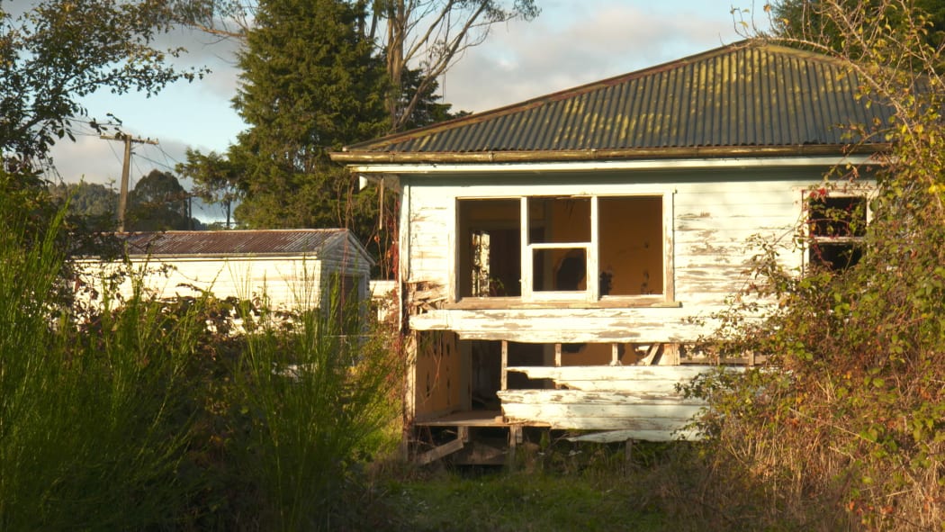 Derelict Minginui house.