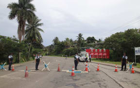 Fiji police man checkpoints into Suva