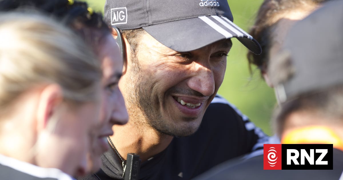 Bunting awarded coach of the year | RNZ
