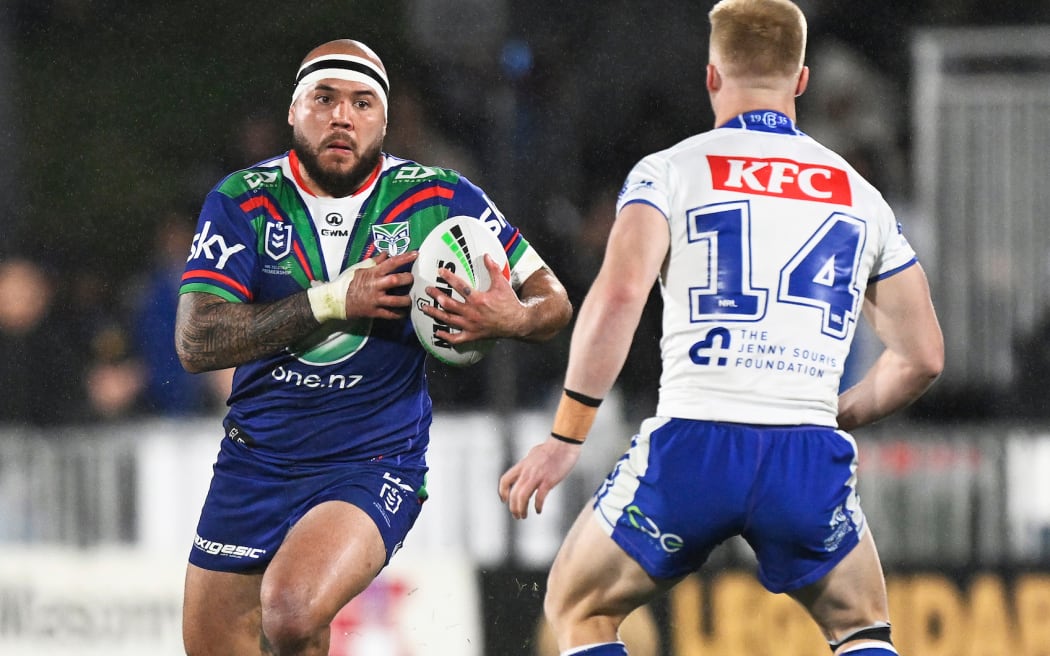 Warriors player Jazz Tevaga in action against the Bulldogs.