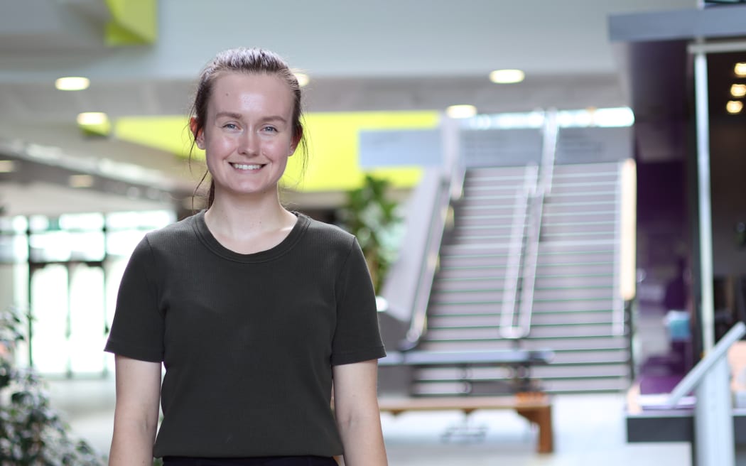 Alexis Ross (Ngāti Kahungunu) is a paediatric dietician.