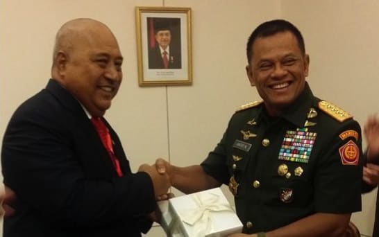 Fiji's Minister for Defence and National Security Ratu Inoke Kubuabola (left) with the Chief of the Tentara Nasional Armed Forces of Indonesia Gatot Nurmantyo.