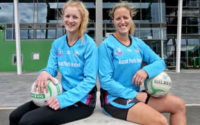 Wendy Frew (right) will captain the Southern Sting in 2015 while Shannon Francois will be vice captain.