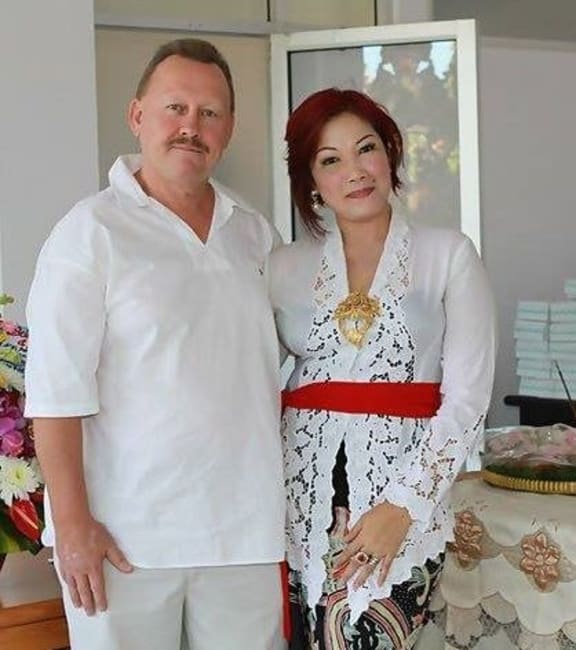 Robert and Noor Ellis had been married for 25 years.