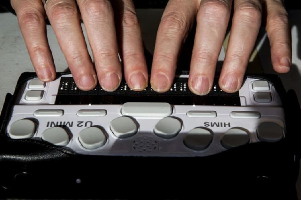 Testing the braille display