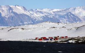(180117) -- ABOARD XUELONG, Jan. 17, 2018 (Xinhua) -- Photo taken on Jan. 16, 2018 shows containers on the Inexpressible Island of the Antarctic that lifted there as temporary buildings in last December. Large engineering equipments on Tuesday were transfered from China's research icebreaker Xuelong during its 34th Antarctic expedition to the Inexpressible Island, where the country's 5th research station will begin construction near the Ross Sea in the Antarctic.  
The new base is expected to set up within five years, and will provide year-round support for researchers conducting tasks such as observations of land, ocean, atmosphere, ice shelf and biology, establishment of an observation and monitoring network in the Antarctic, and survey of marine environmental protection.  (Xinhua/Bai Guolong) (wf) (Photo by Bai Guolong / XINHUA / Xinhua via AFP)