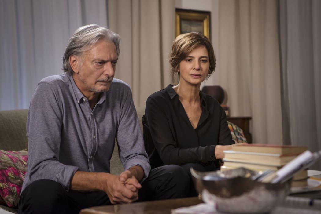Writer-director-star Laura Morante is disappointed by yet another ex-husband (Gigio Alberti) in Assolo.
